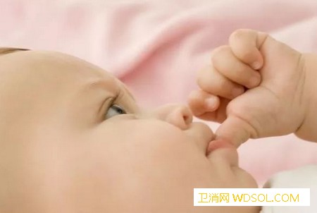 宝宝吃手指会很聪明是真的吗？_吸吮-指甲-引导-手指-