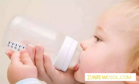 婴儿吃多少能饱_喂食-尿布-进食-迹象-