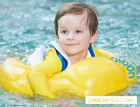 冬季婴儿游泳趴圈的正确使用方法_充气-舒适性-婴儿-游泳-