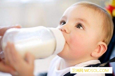 宝宝喝奶需要注意什么_米粉-奶粉-果汁-加热-