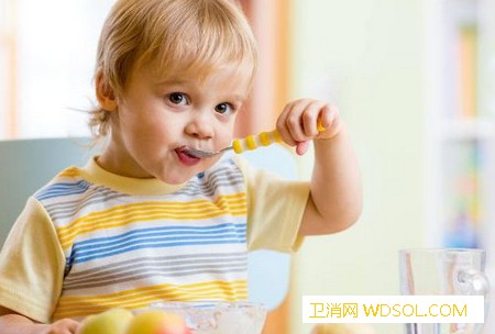 宝宝饮食的坏习惯都有哪些_喝了-吃饭-饮料-习惯-