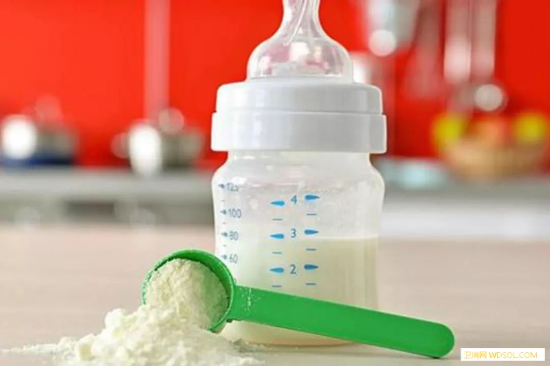 宝宝吃完奶粉总打嗝、吐奶？_打嗝-冲泡-奶粉-蛋白-