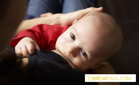 怎么判断宝宝是否吃饱_哺乳-吃饱-饱了-传递-