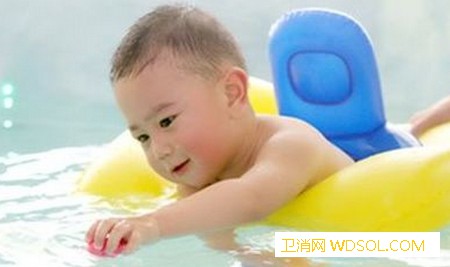 婴儿游泳需要注意什么_室温-游泳馆-水温-被动-