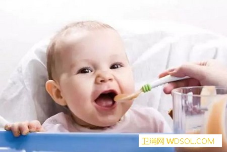 0·1岁宝宝怎么喂养_初乳-母乳-蛋黄-喂养-