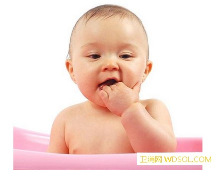 宝宝奶粉过敏有什么症状宝宝奶粉过敏怎么处理_母乳-奶粉-配方-蛋白-