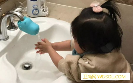 宝宝如何正确洗手_搓洗-手背-水龙头-肥皂-