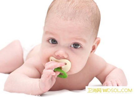宝宝常见的4种成长陋习_囟门-胎发-奶水-奶嘴-