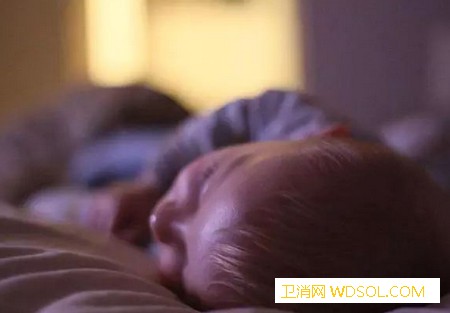 冬天宝宝睡觉穿多少盖多少合适_睡觉时-温度-导致-宝宝-