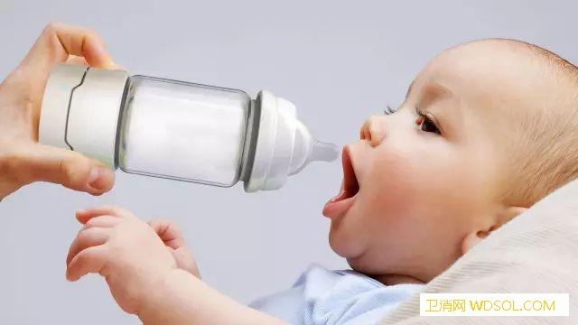 如何让宝宝顺利接受配方奶粉喂养？_母乳-断奶-喂养-奶粉-