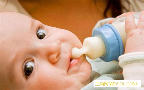 哺乳期吃偏奶了怎么办_哺乳期-乳房-按摩-差距-