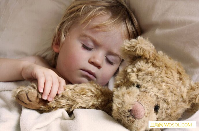 宝宝湿气重的症状有哪些夏季孩子湿气重的表现_舌苔-湿气-舌头-夏季-