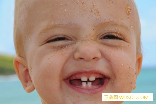 宝宝乳牙磕伤了怎么办孩子牙齿磕伤如何处理_牙冠-乳牙-牙根-折断-