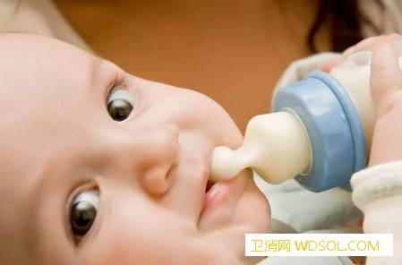 宝宝经常呛奶怎么办？_奶汁-奶水-喂奶-吸入-