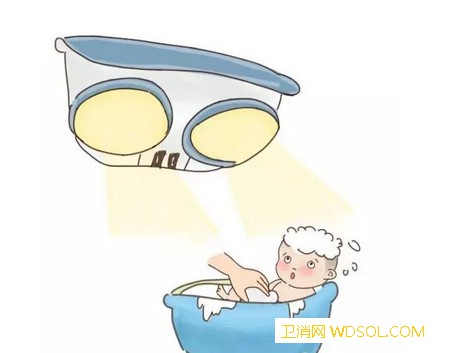 宝宝洗澡使用浴霸时要注意什么_黄斑-盯着-强光-洗澡-