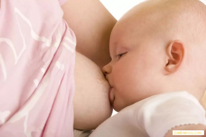 新生儿需要喝水吗？_母乳-水分-喝水-母乳喂养-