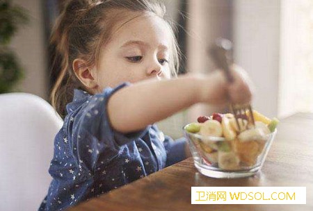 孩子怎么吃零食才健康_坚果-正餐-零食-吃零食-