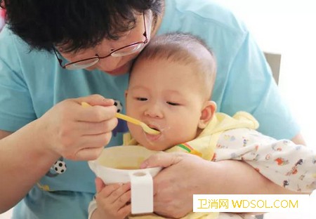 宝宝容易引发胃胀气的食物宝宝胃胀气怎么办_乳糖-腹胀-腹部-按摩-