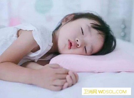 怎么减少宝宝睡觉的安全隐患_奶嘴-综合征-猝死-睡眠-
