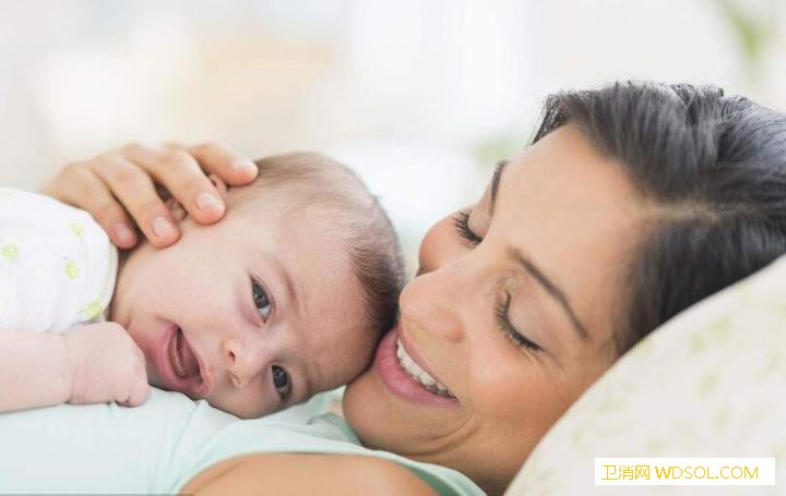 婴儿抚触比手法更重要的3件事_觉醒-婴儿-父母-宝宝-