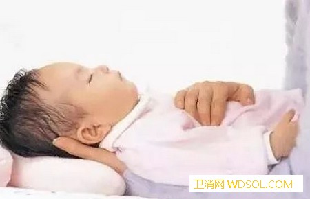 宝宝脊柱发育关键期的注意事项_关键期-驼背-脊柱-个月-