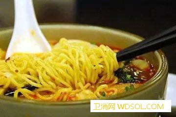 不要经常给宝宝吃这几种零食_蜜饯-较多-果冻-维生素-