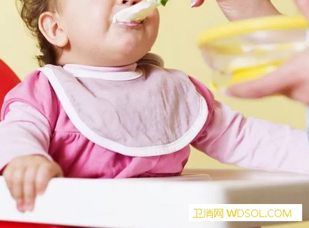 宝宝多大才能吃食用油_反式-脂肪酸-食用油-脂肪-