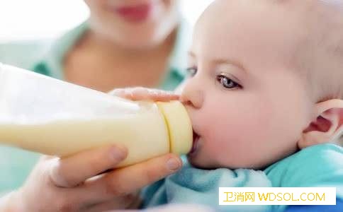 宝宝不吃奶瓶奶怎么办？_奶嘴-喂奶-奶瓶-喂养-