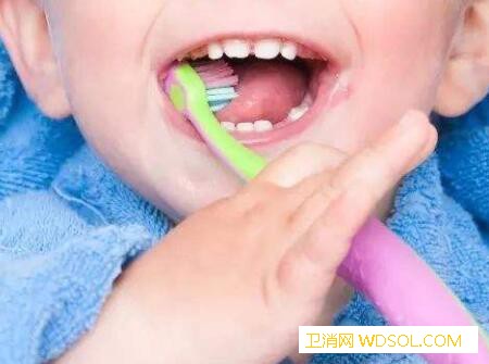 宝宝刷牙时牙龈出血怎么办_牙龈炎-牙龈-牙刷-刷牙-