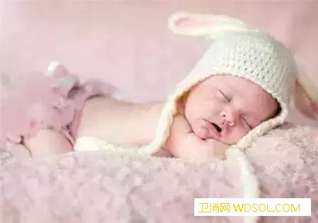 宝宝入睡前很焦躁怎么办_蛲虫-鼻腔-哭闹-睡前-