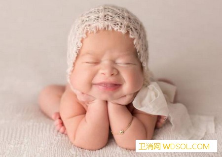 宝宝晚上睡觉爱出汗的五种原因_出汗-机体-热量-麦乳精-
