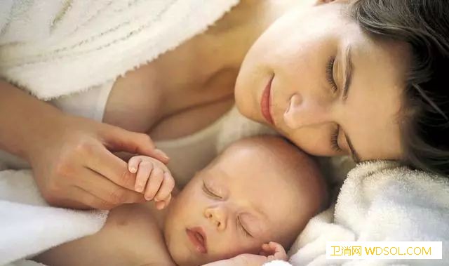 宝宝牛奶蛋白过敏常见3症状_母乳-配方-蛋白-症状-