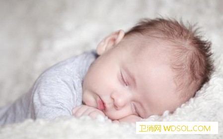 新生儿睡眠浅究竟是怎么回事_还会-抱着-睡眠-睡眠时间-