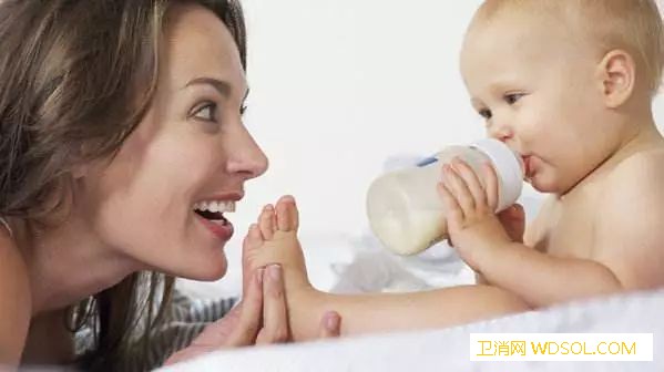 宝宝不爱喝奶粉会是什么原因？_奶嘴-喂奶-母乳-会让-