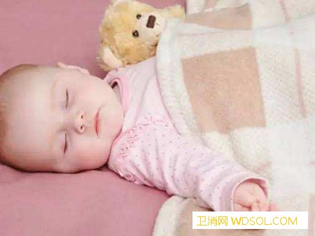 新生儿什么样的睡姿最好？_耳廓-侧卧-仰卧-睡姿-