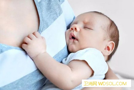 宝宝爱哭闹家长怎么办_哭闹-照料-睡眠-婴儿-