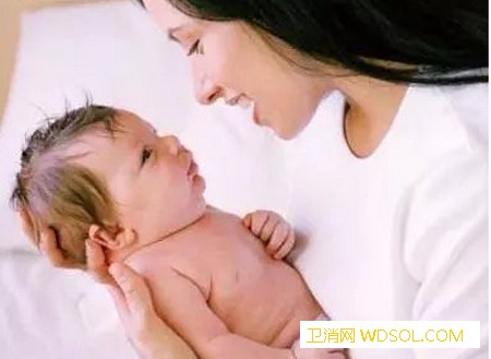 新生儿怎么喂养最正确_喂奶-母乳-喂养-奶粉-