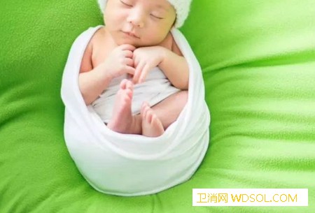 新生儿到底该如何护理_消毒液-脐带-通风-护理-