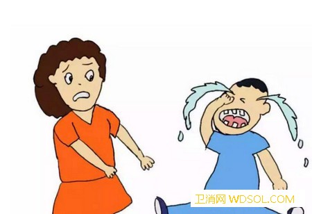 小宝宝为什么总是哭闹_抱着-哭闹-婴儿-爸爸-