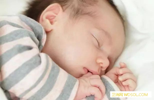 宝宝睡觉时长身体的表现_猛涨-睡觉-身体-宝宝-