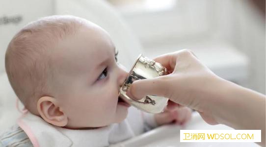 宝宝母乳喂养需要喝水吗_拉肚子-喂养-上火-喝水-