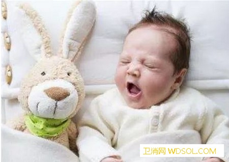 新生儿不睡觉是什么原因_尿布-哭闹-白天-睡觉-