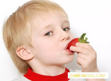 宝宝吃了草莓上吐下泻怎么回事_口感-冲洗-农药-残留-