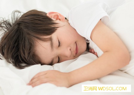 宝宝爱扯袜子光脚走路是好事吗_还可以-光着-袜子-走路-