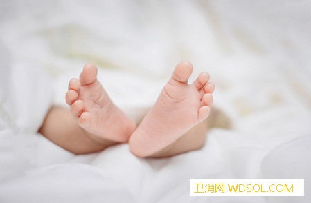 新生儿容易出现的皮肤问题有哪些_青紫-胎记-脱皮-脱落-