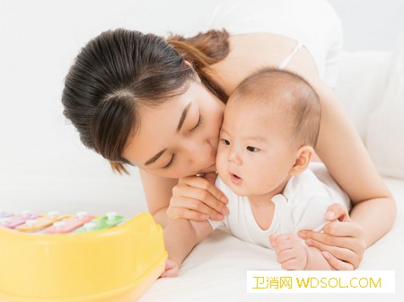 新生儿晚上吃几次奶正常一天吃几次呢_几次-母乳-喂养-配方-