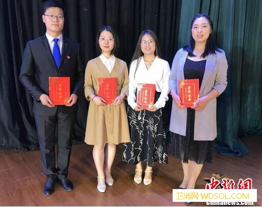 “高铁救人”护士谈职业：被信任是最大鼓励_漯河-护理系-该校-护士