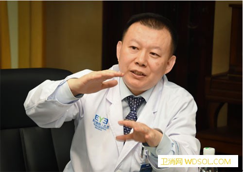 中国白内障患者增长明显专家建议通过植入晶体进_白内障-植入-晶体-患者