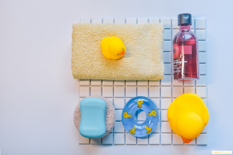 新生儿洗澡慎重什么_脐带-水温-洗澡-家长-