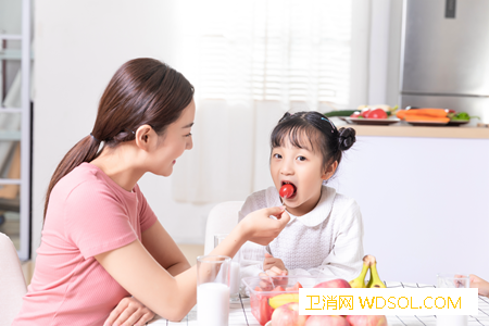 宝宝怎样才能长高_吃饭-身体-营养-孩子-